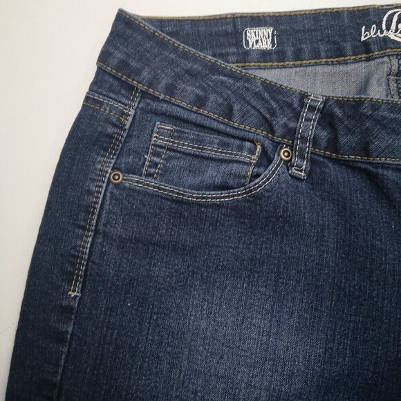 Bluenotes Ladies Size 31/30 Carly Skinny Flare Medium Wash Blue Jeans - Picture 6 of 15